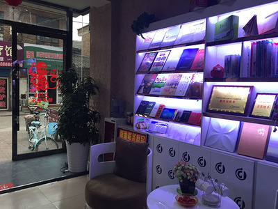 圖文快印與廣告店的營(yíng)銷(xiāo)之道 精準(zhǔn)定位與創(chuàng)意設(shè)計(jì)雙輪驅(qū)動(dòng)